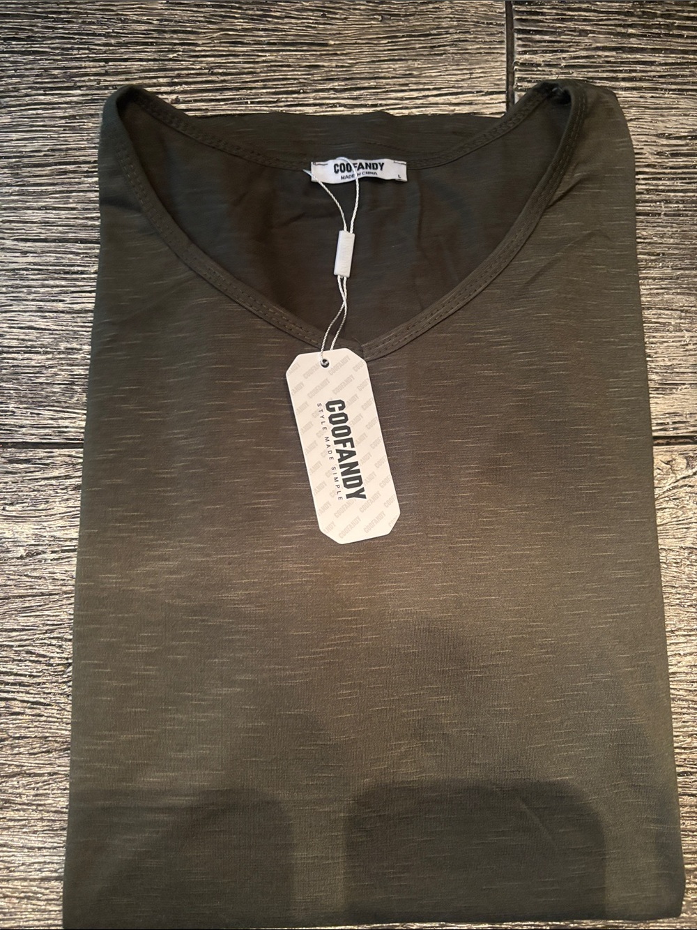 Coofandy Large Men’s Olive Green V-Neck Shirt NWT
